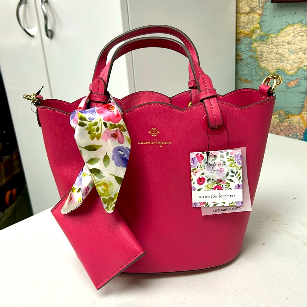 NWT Nanette Lepore Carmela Scalloped Tote with Scarf & coin purse
